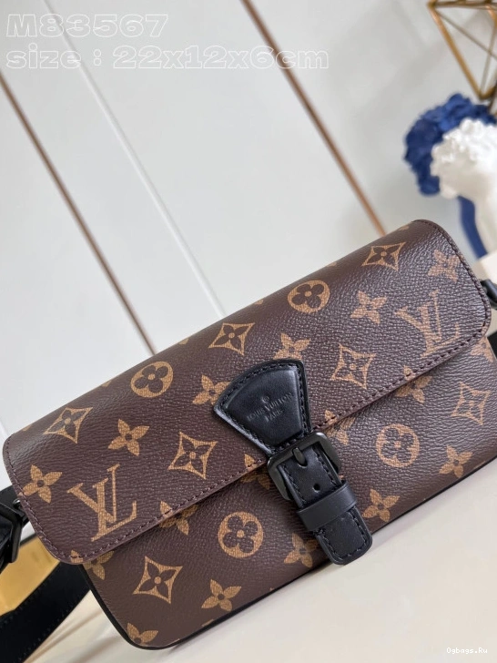 LOUIS VUITTON Wallet Montsouris Wearable 0104